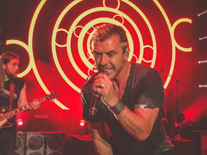 老外评中国最火的歌星,外国网友评论中国歌手